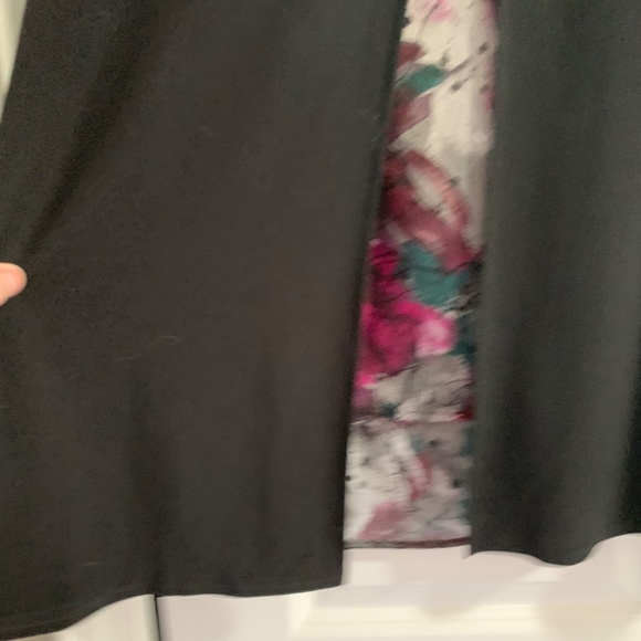 Sympli 16 black long sleeved back slit top - Picture 7 of 7